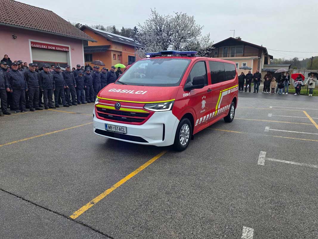 Pet vozil za prevoz moštev (PGD Spodnji Velovlek, Kicar, Spuhlja, Pacinje, Grajena).