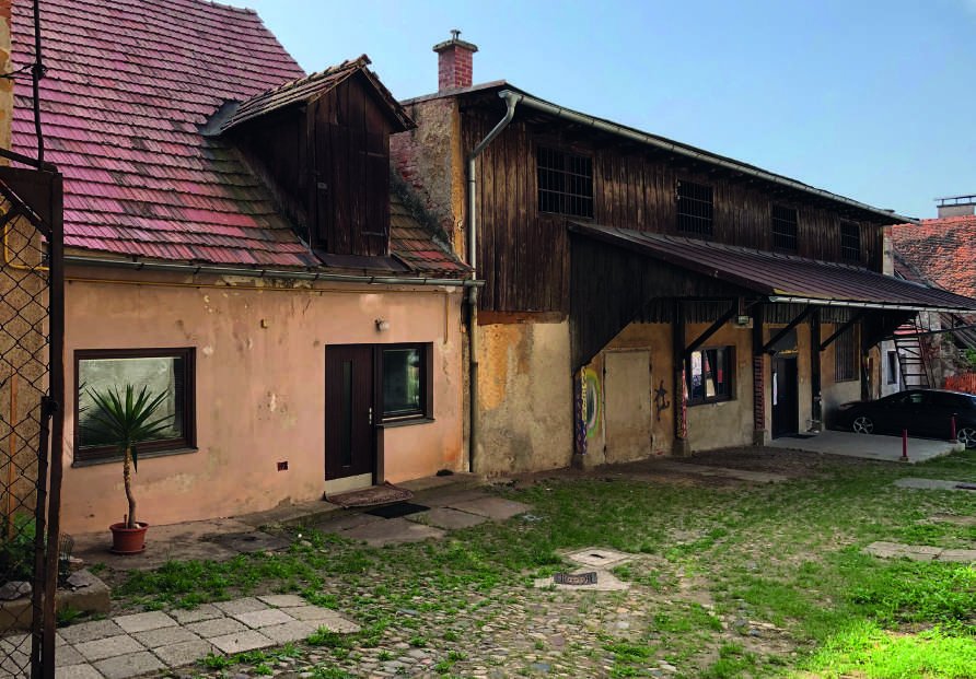 Stara steklarska pred prenovo